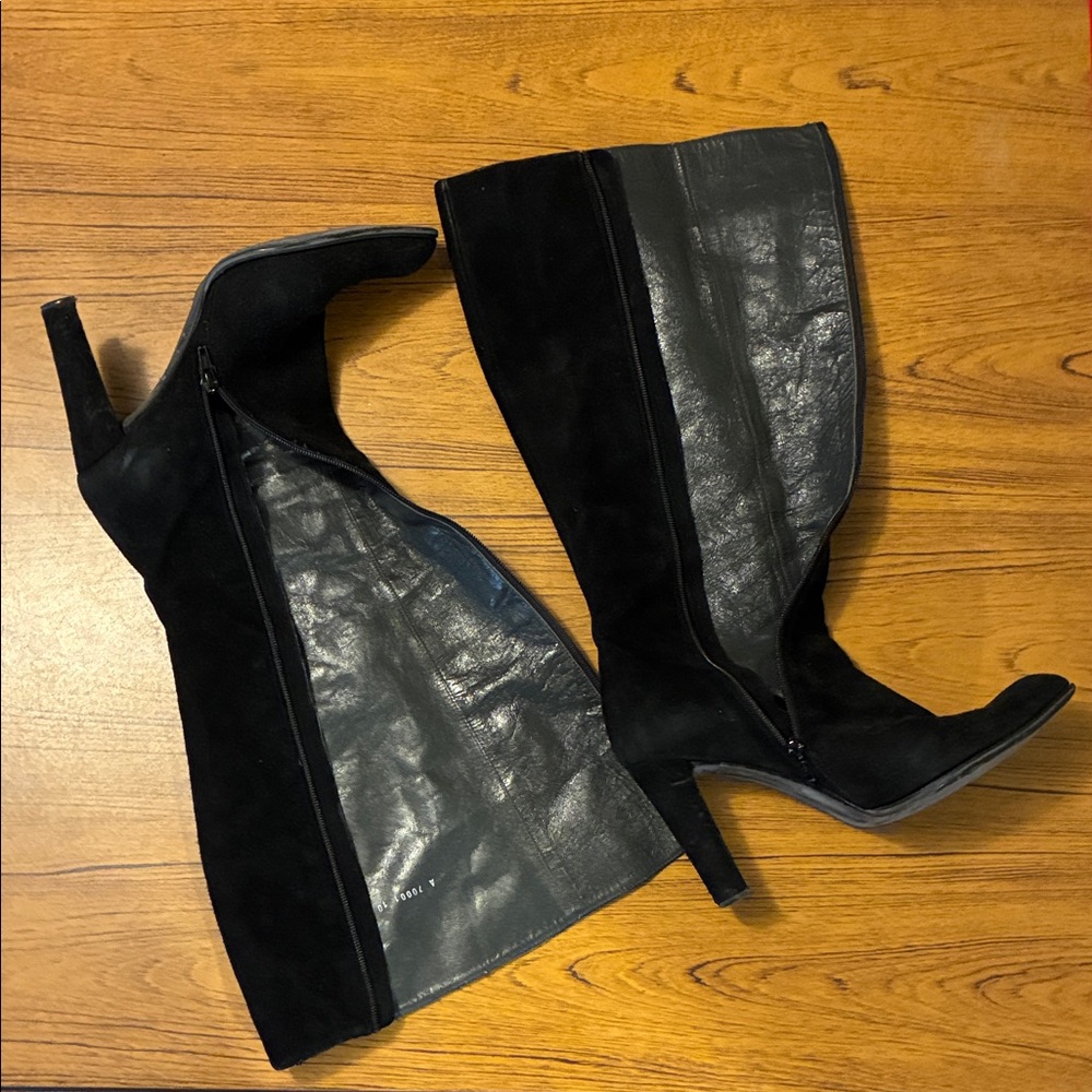 Chic Black Suede Heeled Boots for Women - Picture 2 of 7